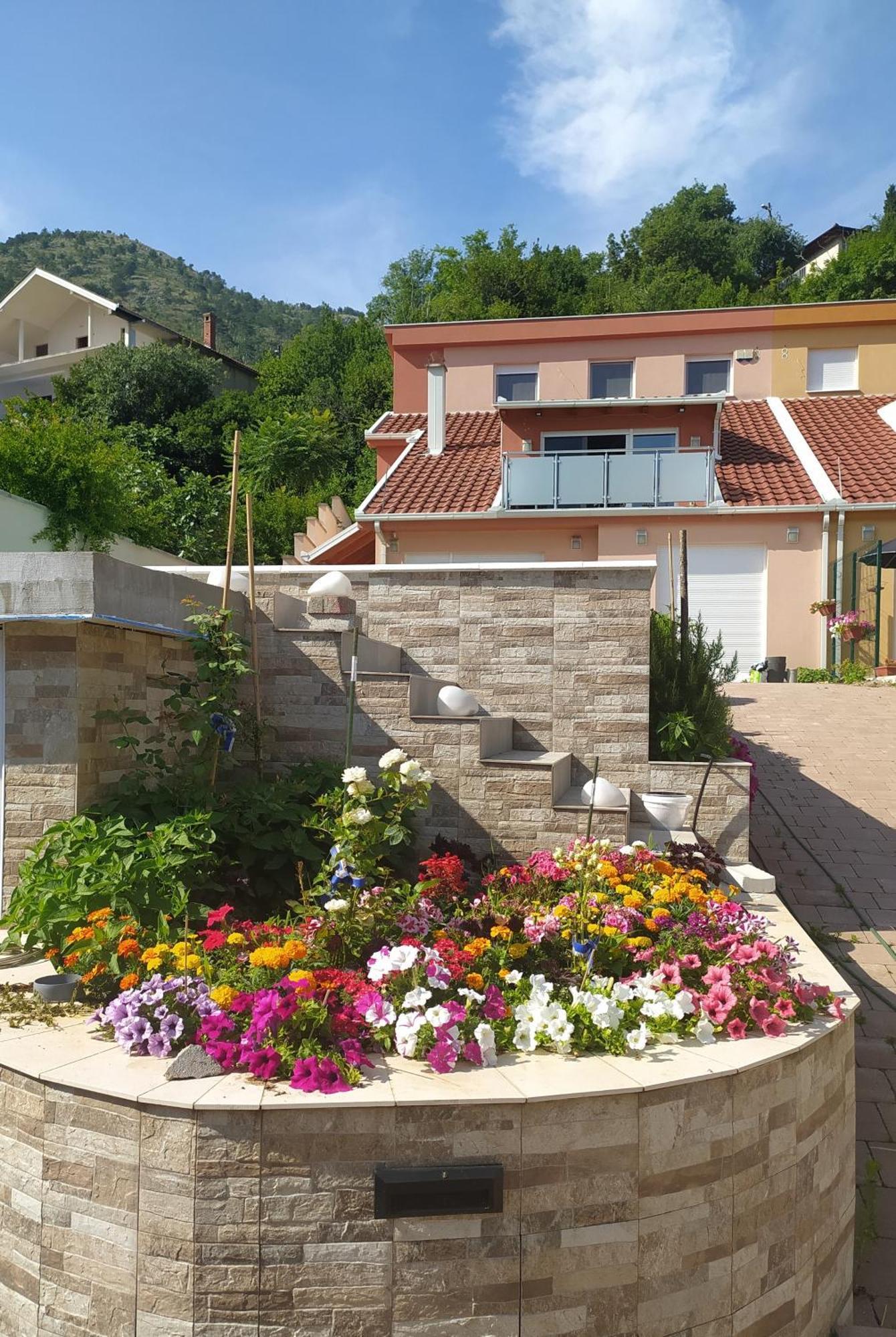 Apartments Enigma - With Private Parking Mostar Bagian luar foto