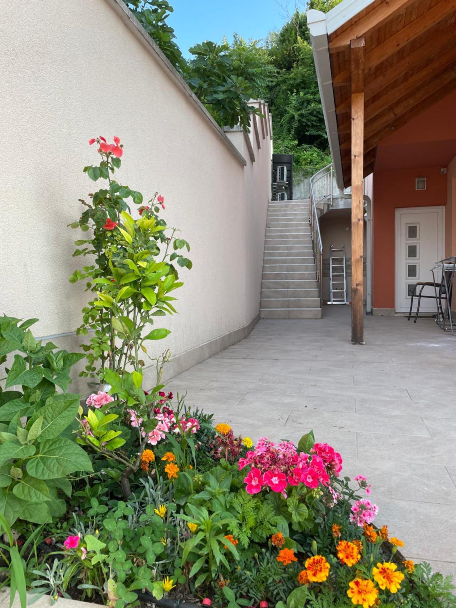 Apartments Enigma - With Private Parking Mostar Bagian luar foto