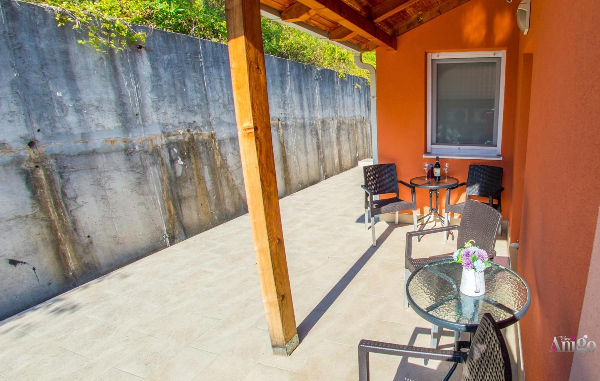 Apartments Enigma - With Private Parking Mostar Bagian luar foto