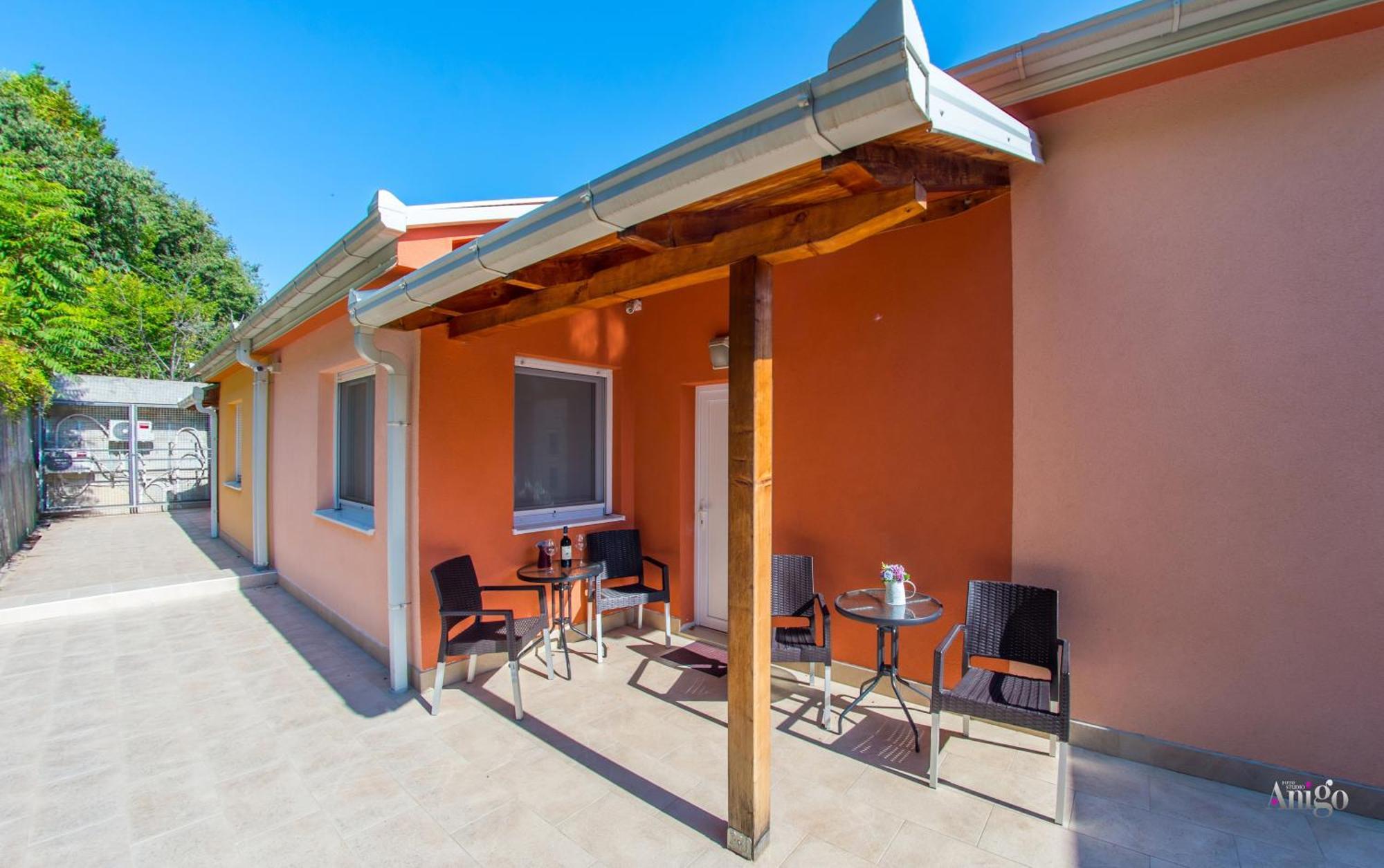 Apartments Enigma - With Private Parking Mostar Bagian luar foto