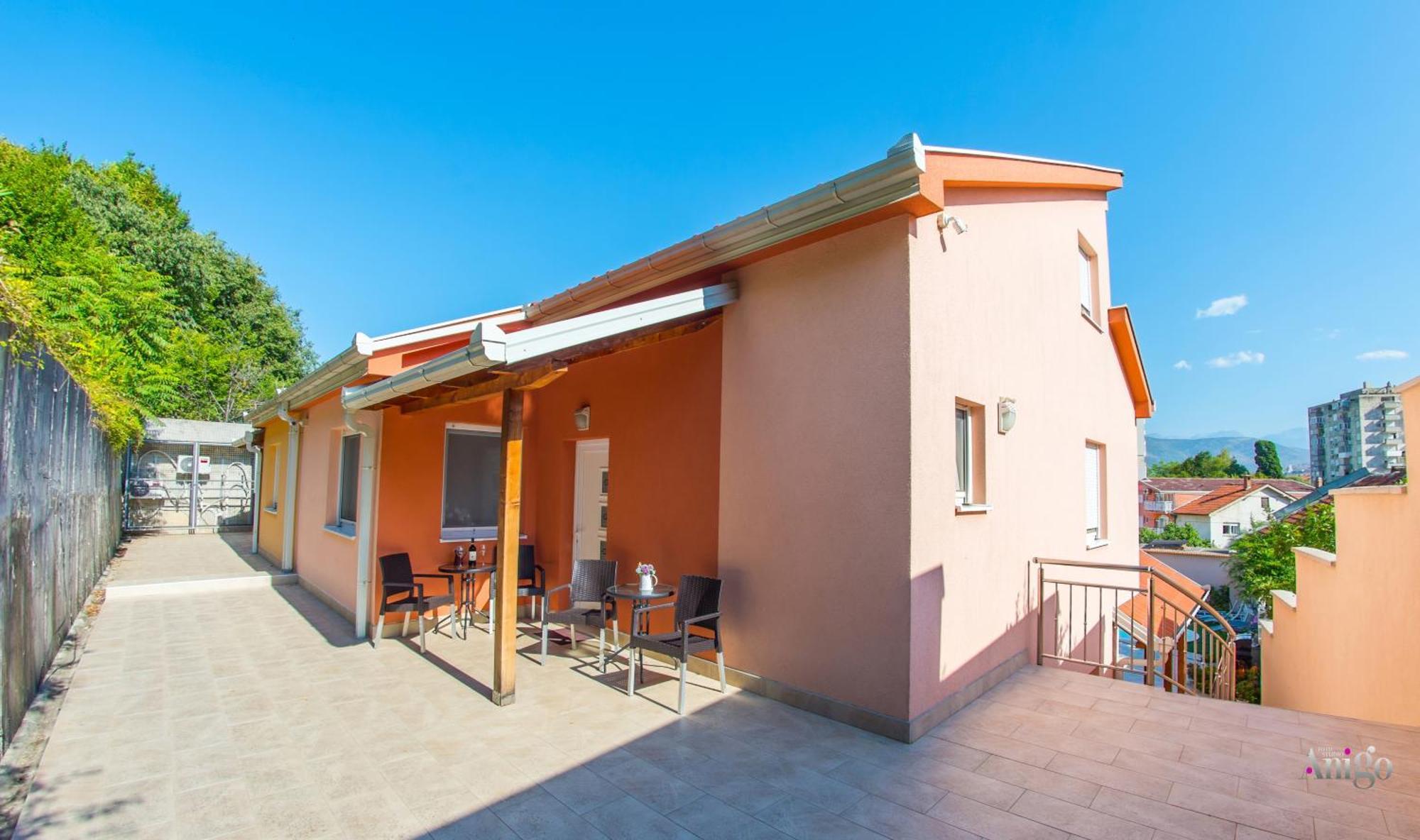 Apartments Enigma - With Private Parking Mostar Bagian luar foto