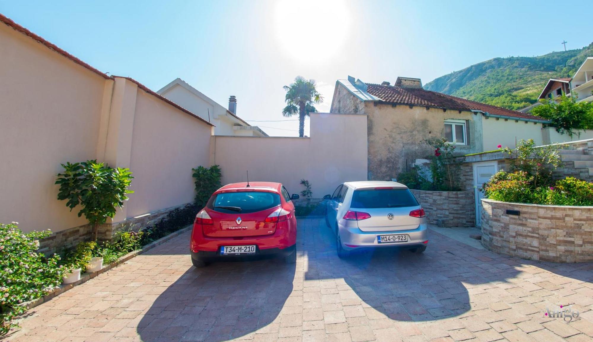 Apartments Enigma - With Private Parking Mostar Bagian luar foto