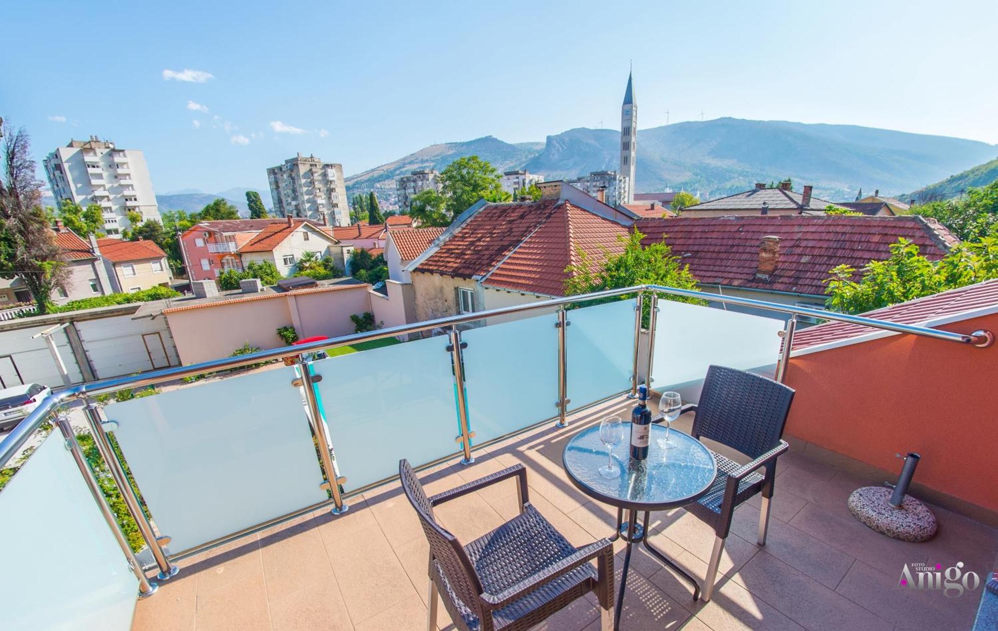 Apartments Enigma - With Private Parking Mostar Bagian luar foto