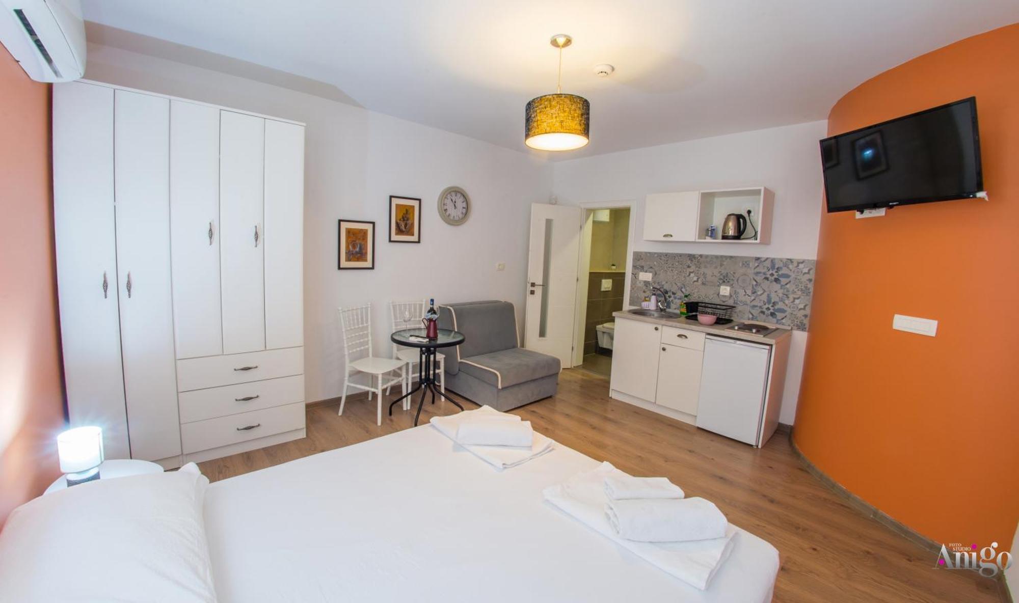 Apartments Enigma - With Private Parking Mostar Bagian luar foto